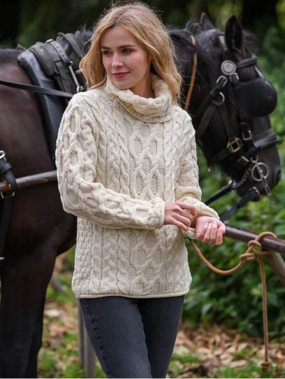 NWT ARAN Sweater Cable Knit Turtleneck Sweater - Cream Small